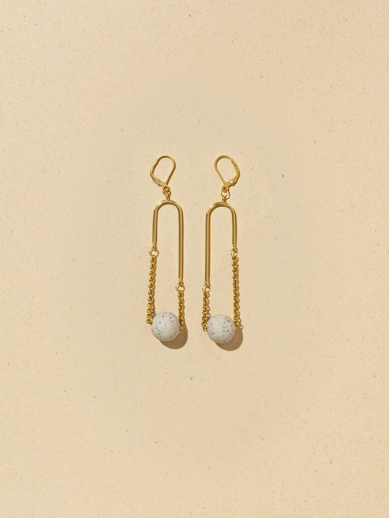 Arc Mono earrings | Sand 24 Arc Mono earrings | Sand