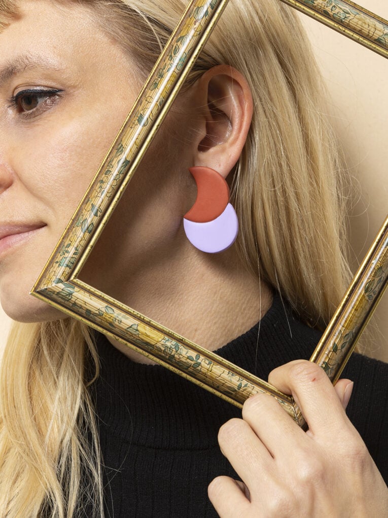 Arc Mono earrings | Sand 10 Lunette Swing earrings | Lilac