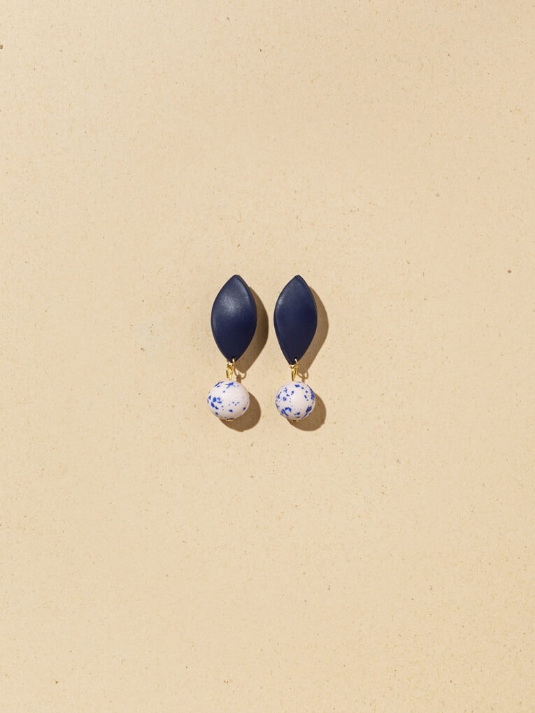 Arc Mono earrings | Sand 16 Delicatessen earrings | Blue