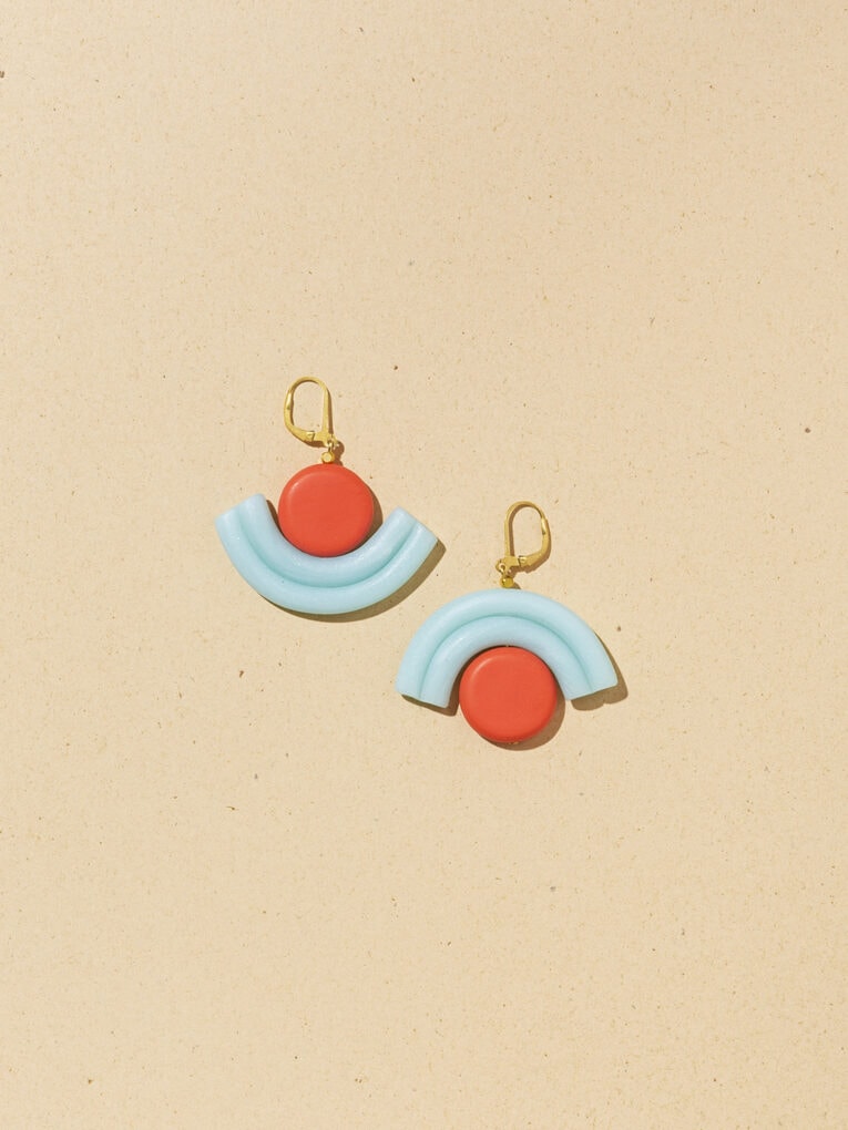 Arc Mono earrings | Sand 15 Flip earrings | Flamingo