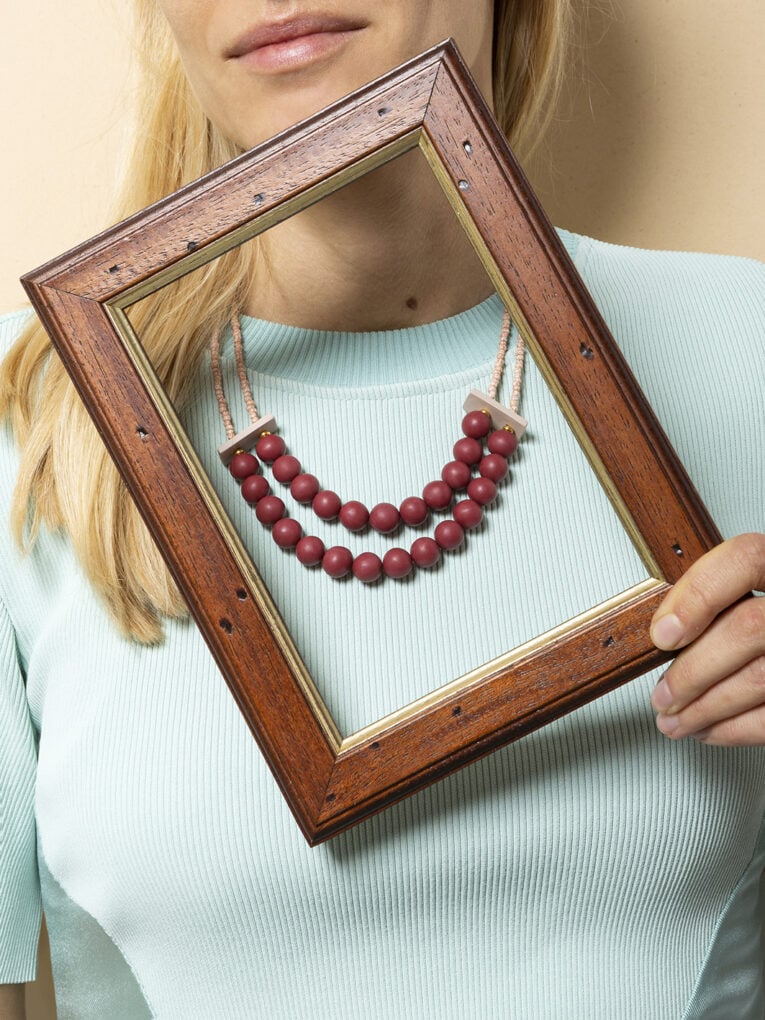 Arc Mono earrings | Sand 20 Double Bubbles necklace | Terra