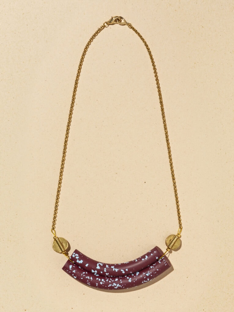 Arc Mono earrings | Sand 2 Smiling Petra necklace | Burgundy