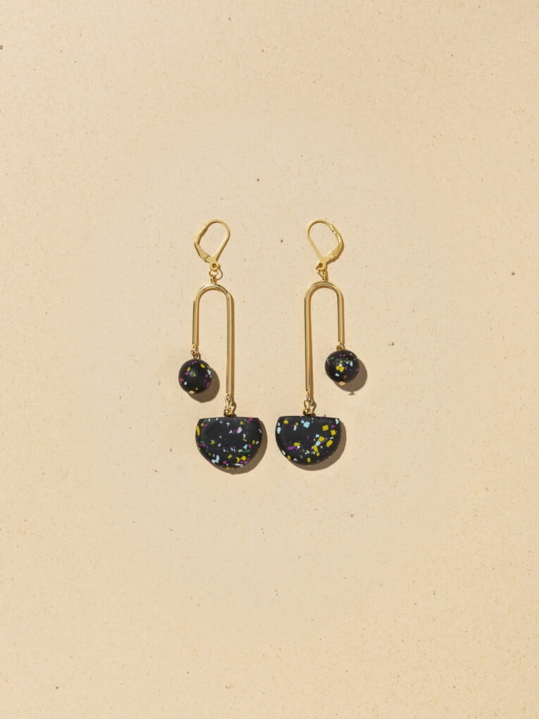 Arc Mono earrings | Sand 8 New Arc Terrazzo | Black