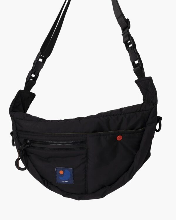 Hikaru shoulder bag | Carnelian 8 Half Moon Bag | Black