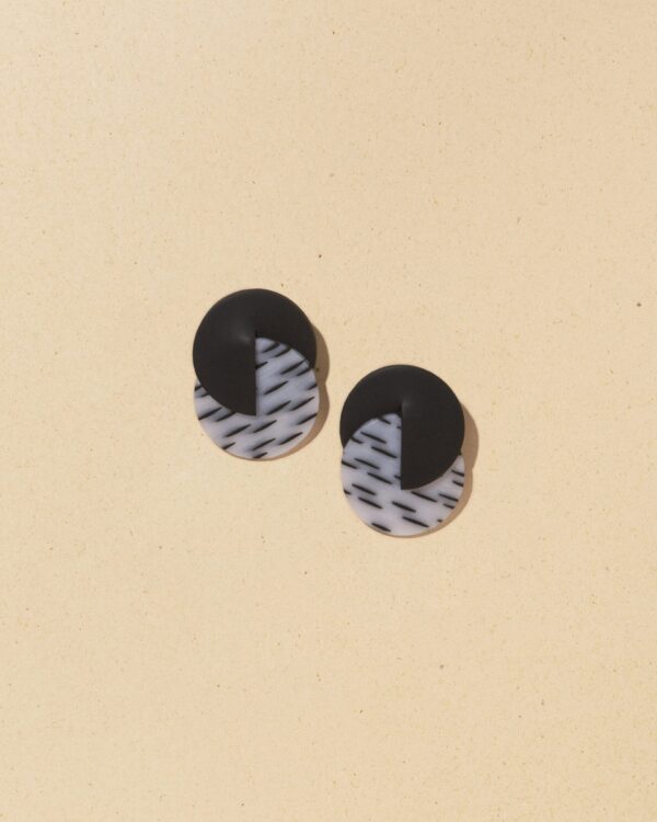 HUG BAUHAUS EARRINGS - BLACK/TRANSPARENT